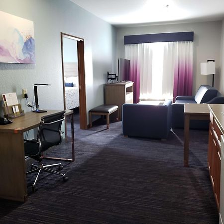 Best Western Plus San Antonio East Inn & Suites Exterior photo