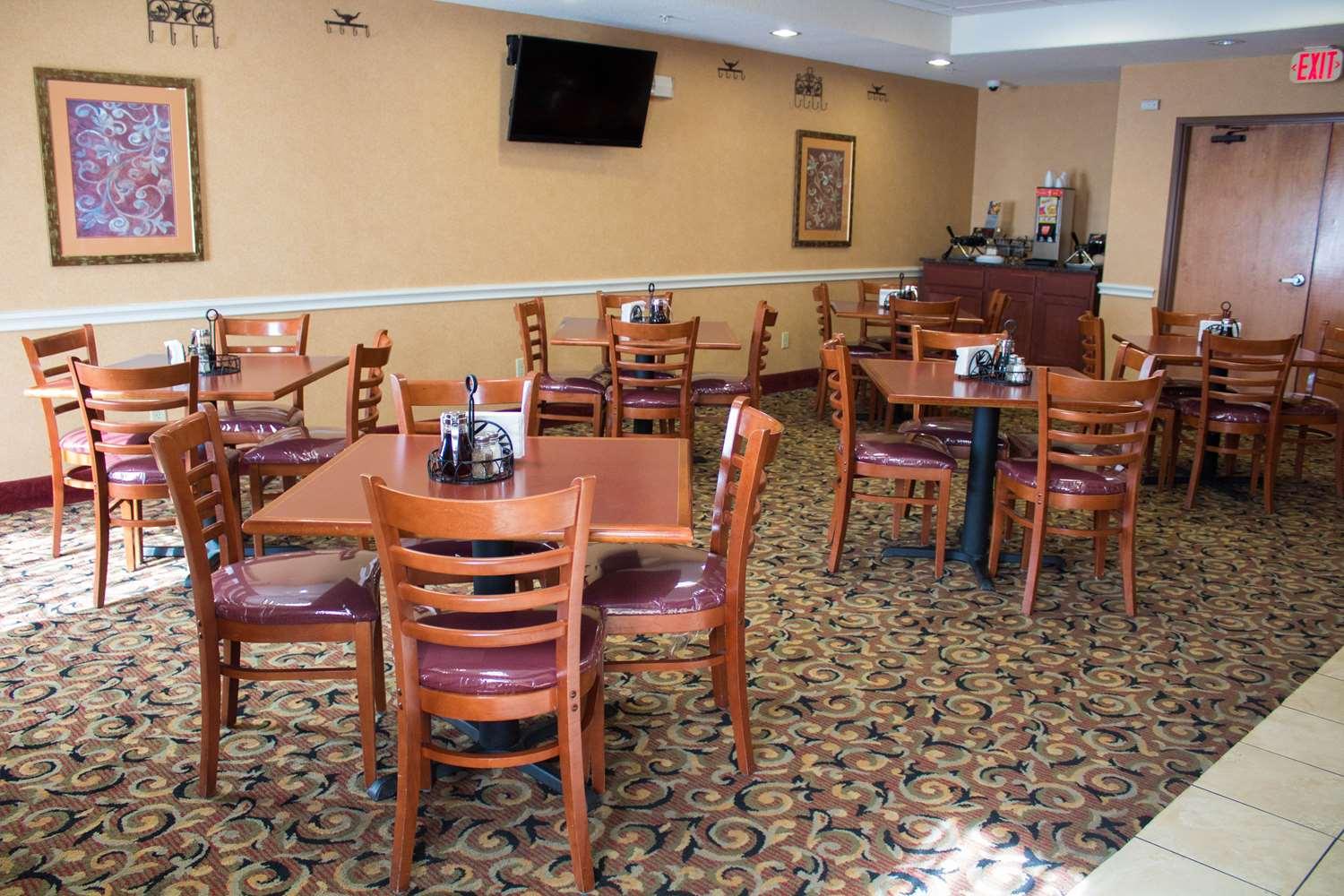 Best Western Plus San Antonio East Inn & Suites Exterior photo