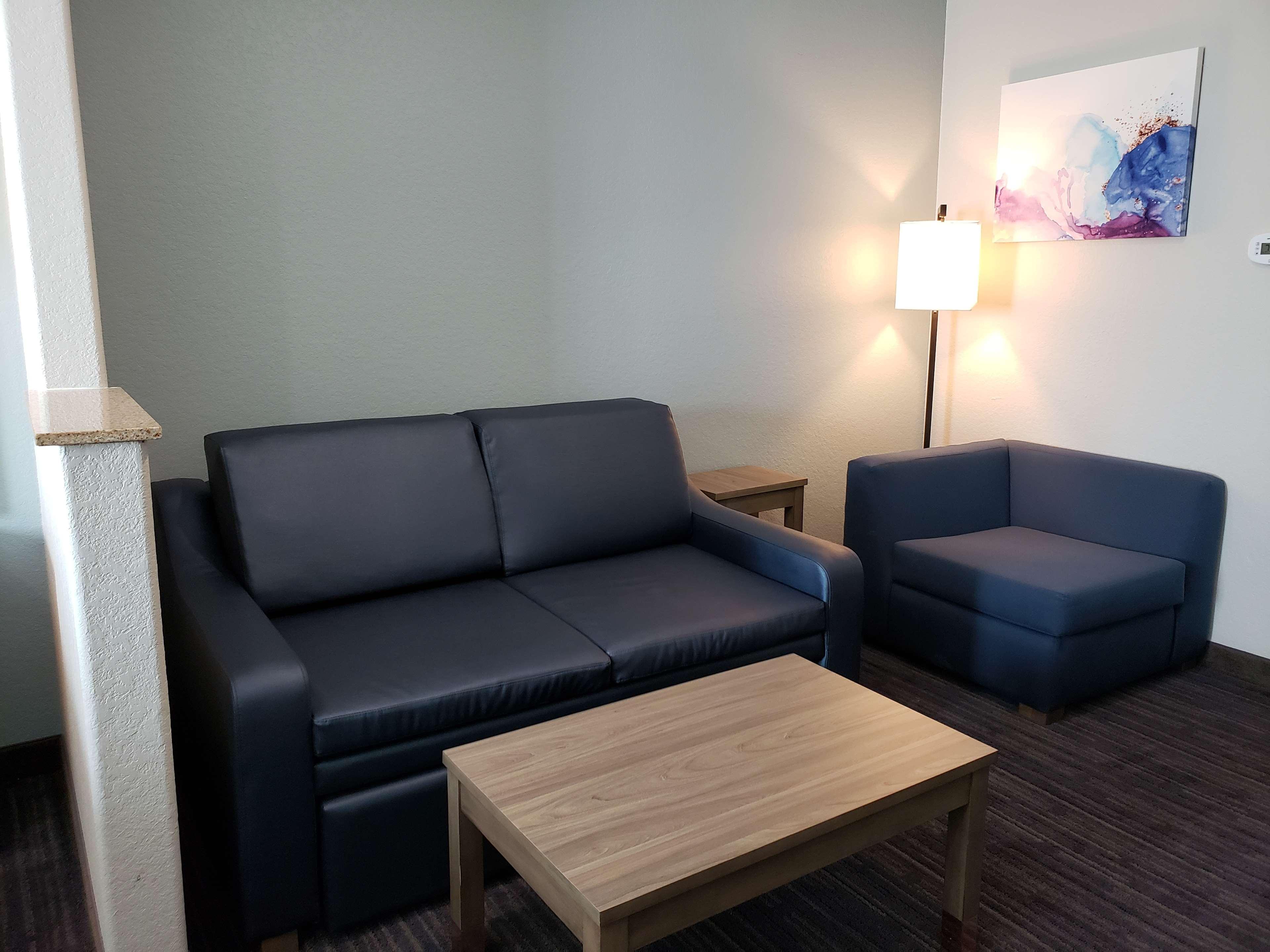 Best Western Plus San Antonio East Inn & Suites Exterior photo